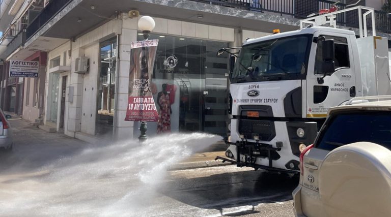 Νέα Μάκρη: Καθαρισμός δρόμων και πεζοδρομίων στο Εμπορικό Κέντρο