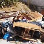 Κορωπί: Καταγγελία για αμάζευτα μπάζα και σκουπίδια