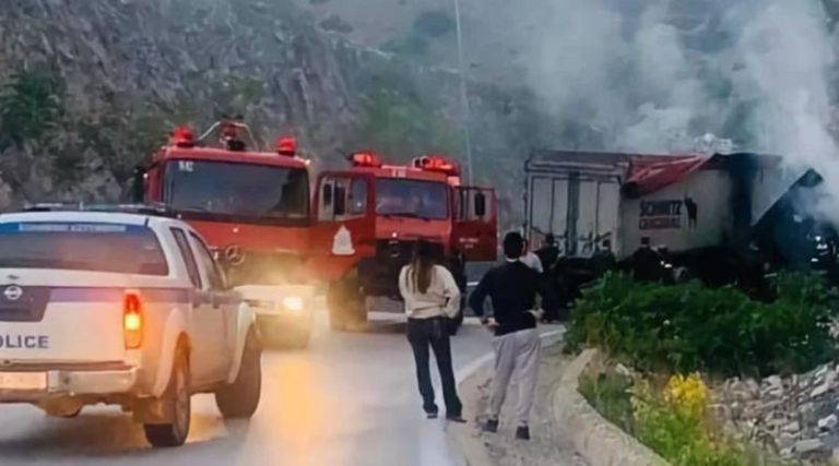 Τραγωδία: Νεκρός οδηγός νταλίκας – Εγκλωβίστηκε στην καμπίνα που τυλίχθηκε στις φλόγες