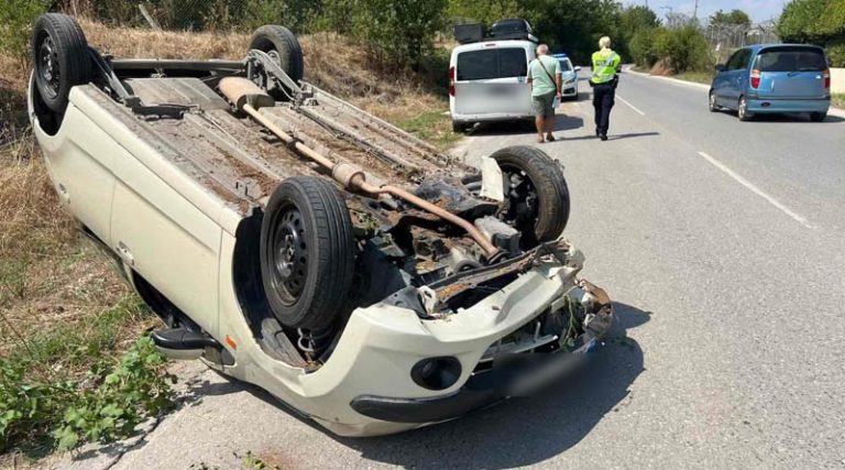 Σοκαριστικό τροχαίο – Ανατράπηκε αυτοκίνητο που οδηγούσε 22χρονη! (φωτό)