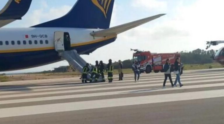 Τρόμος για 200 επιβάτες – Αεροπλάνο έπιασε φωτιά